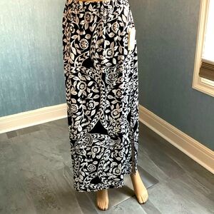 Halogen nwt skirt with slit